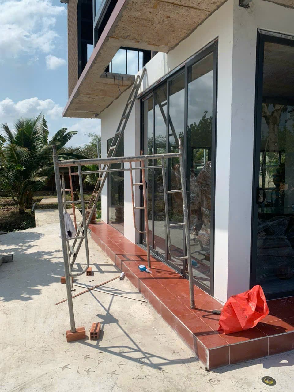 Biệt thự kính hiện đại — ảnh 2