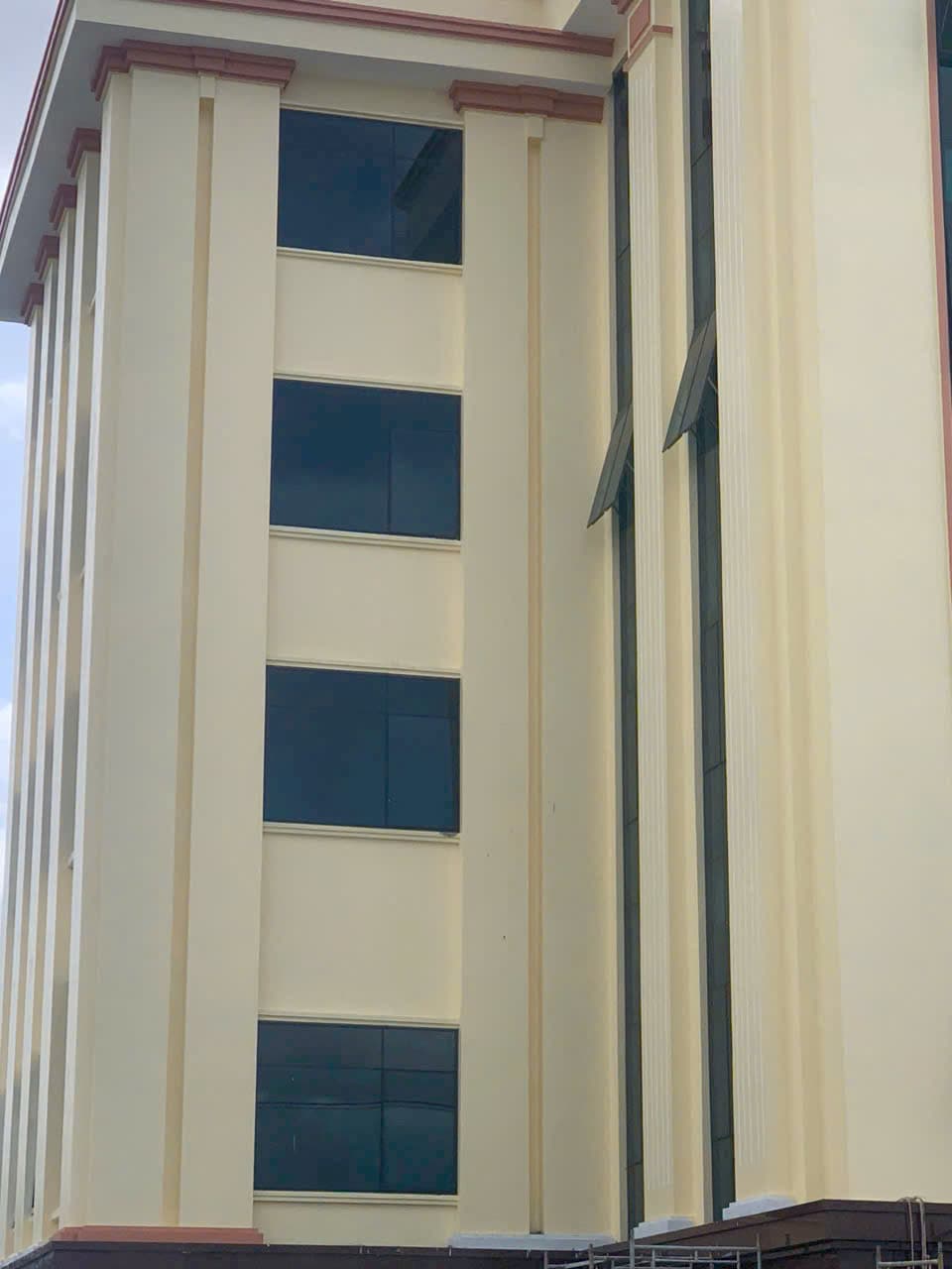 Toà nhà vàng (trường/cơ quan) 2–4 tầng — ảnh 3