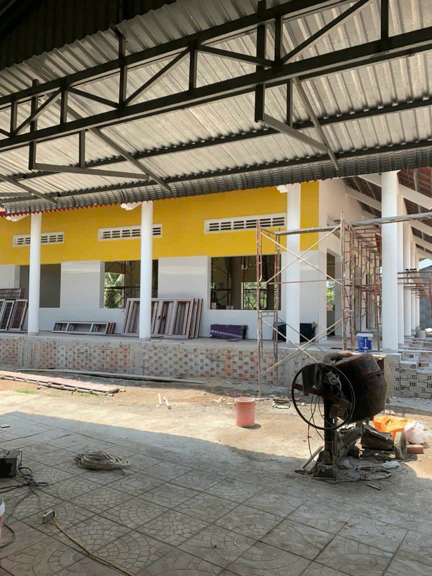 Shophouse vàng, khung nhôm