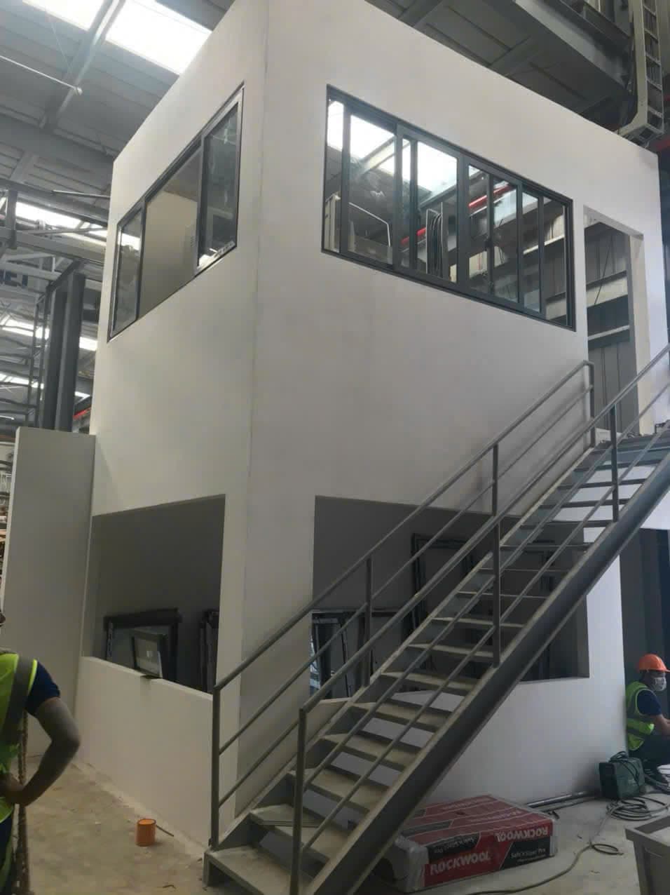 Nội thất kính hiện đại (gác lửng)