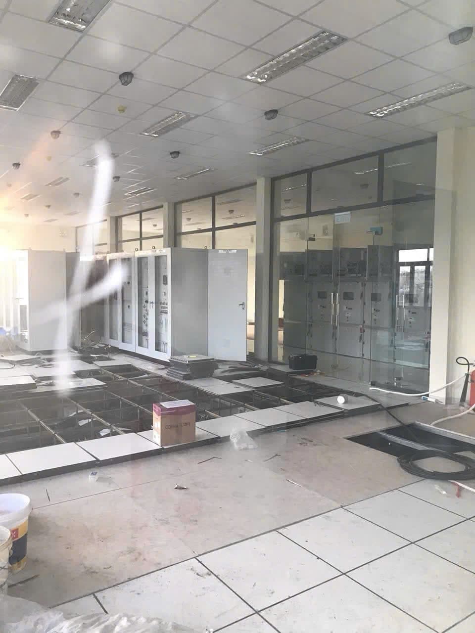 Toà nhà công có cờ — ảnh 5