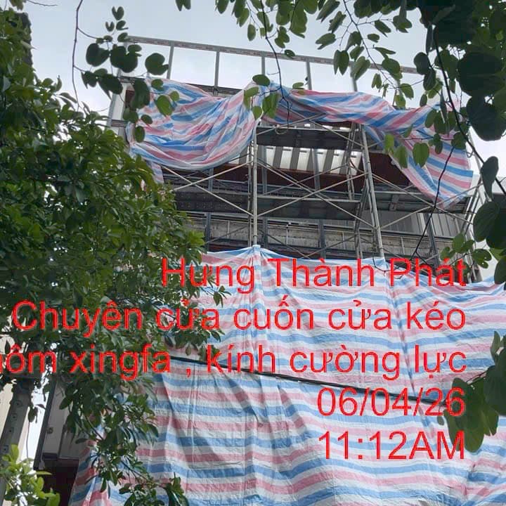 Nhà 3 tầng, bạt sọc
