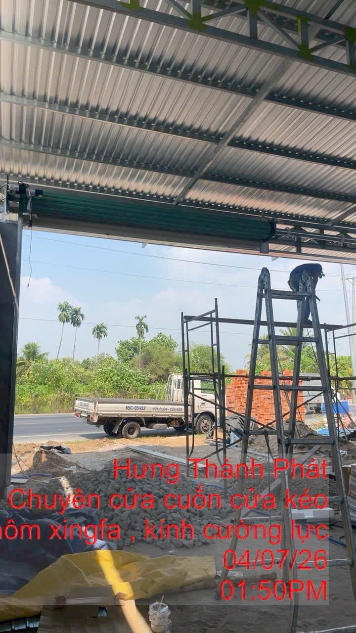Nhà xưởng, cửa cuốn xanh (đang xây) — ảnh 3