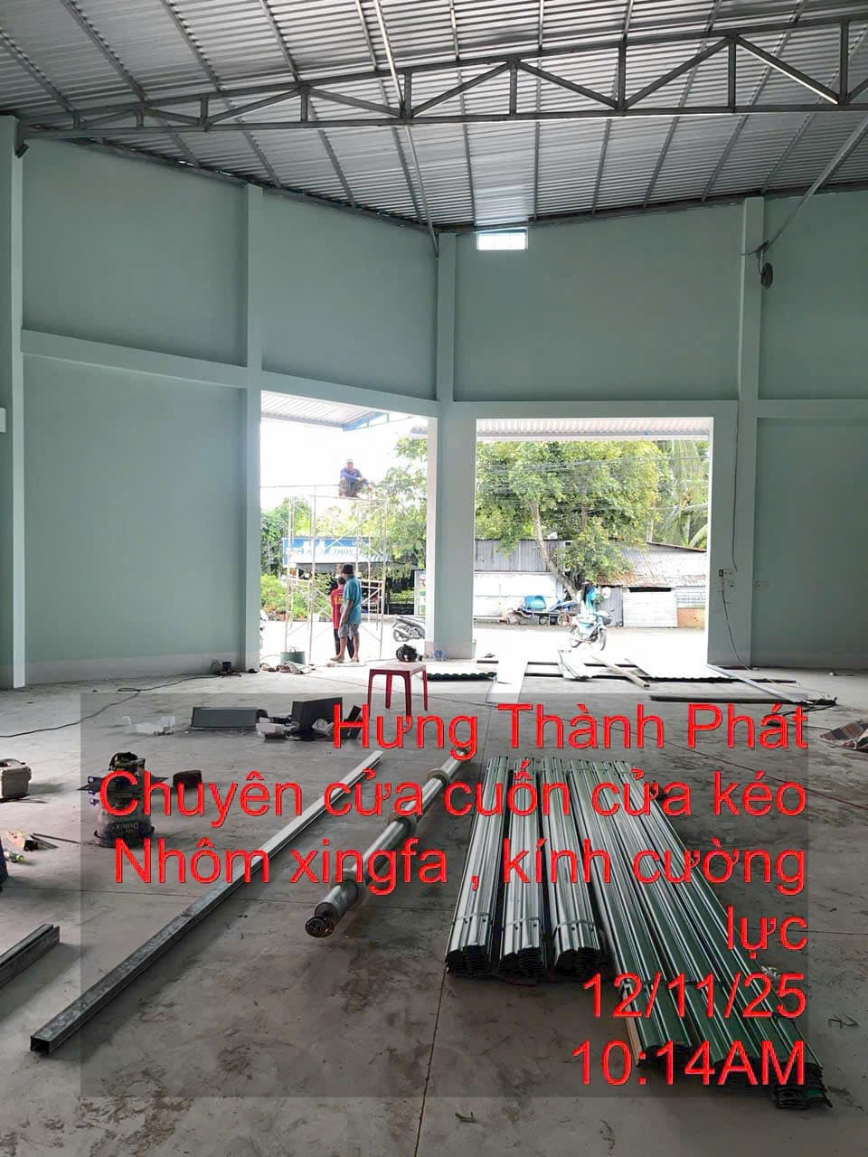 Nhà xưởng trống