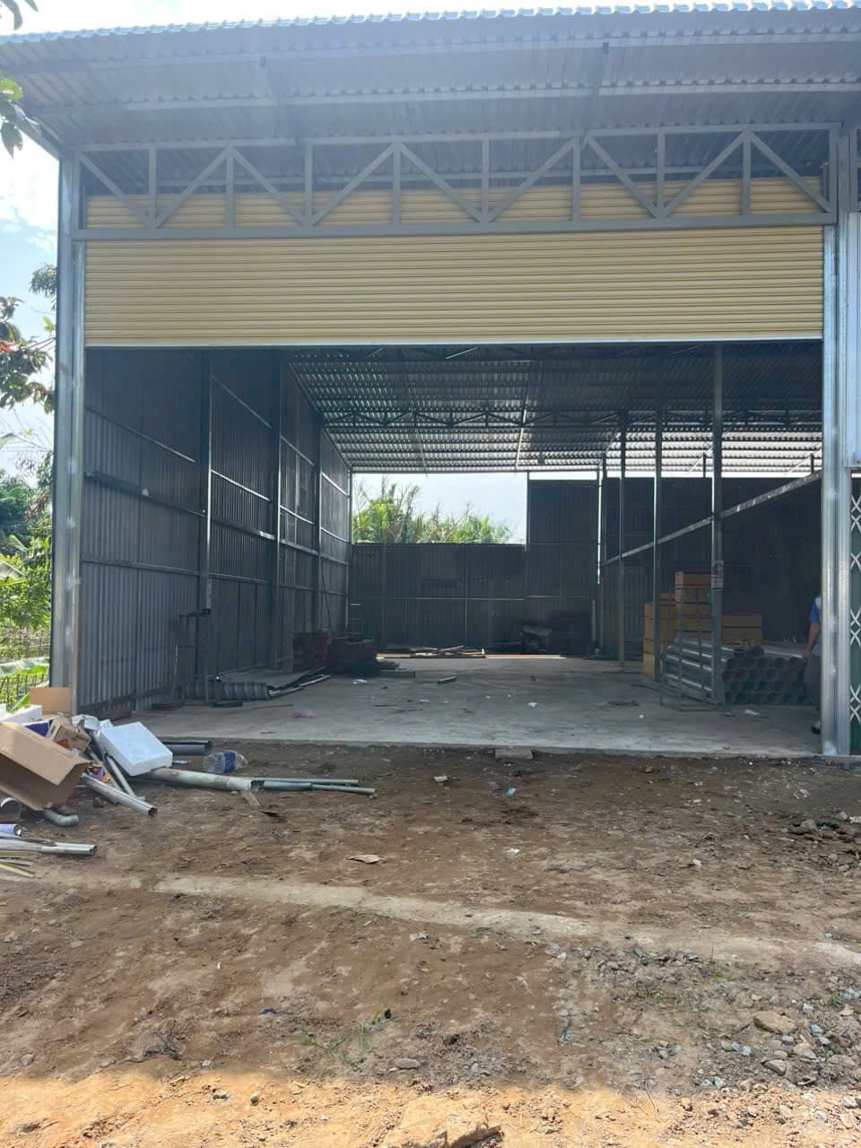 Nhà xưởng khung thép, nền đất
