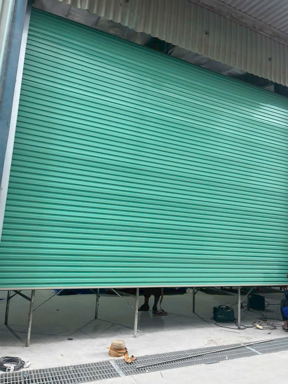 Cửa cuốn nhà xưởng khổ lớn — Hưng Thành Phát thi công tại Cần Thơ