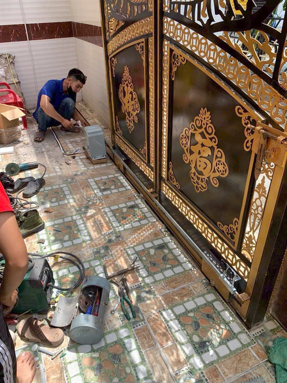 Cổng nhôm đúc — ảnh 2