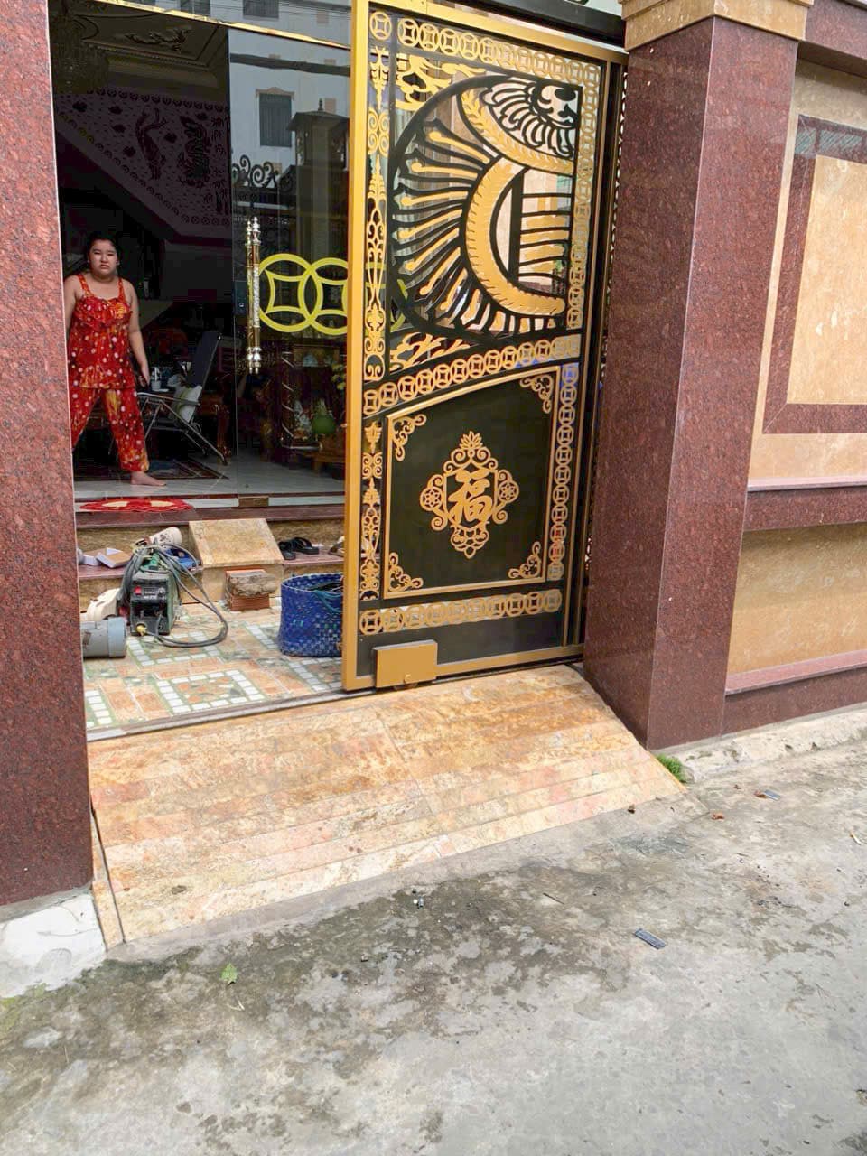 Cổng nhôm đúc — ảnh 3