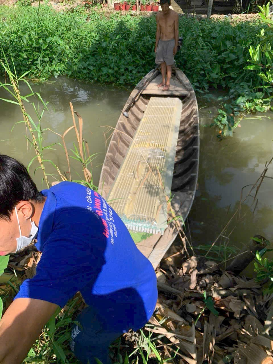 Đi ghe tới công trình (ảnh khác) — ảnh 2