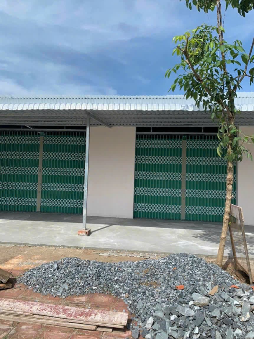 Nhà cửa kéo xanh, sỏi