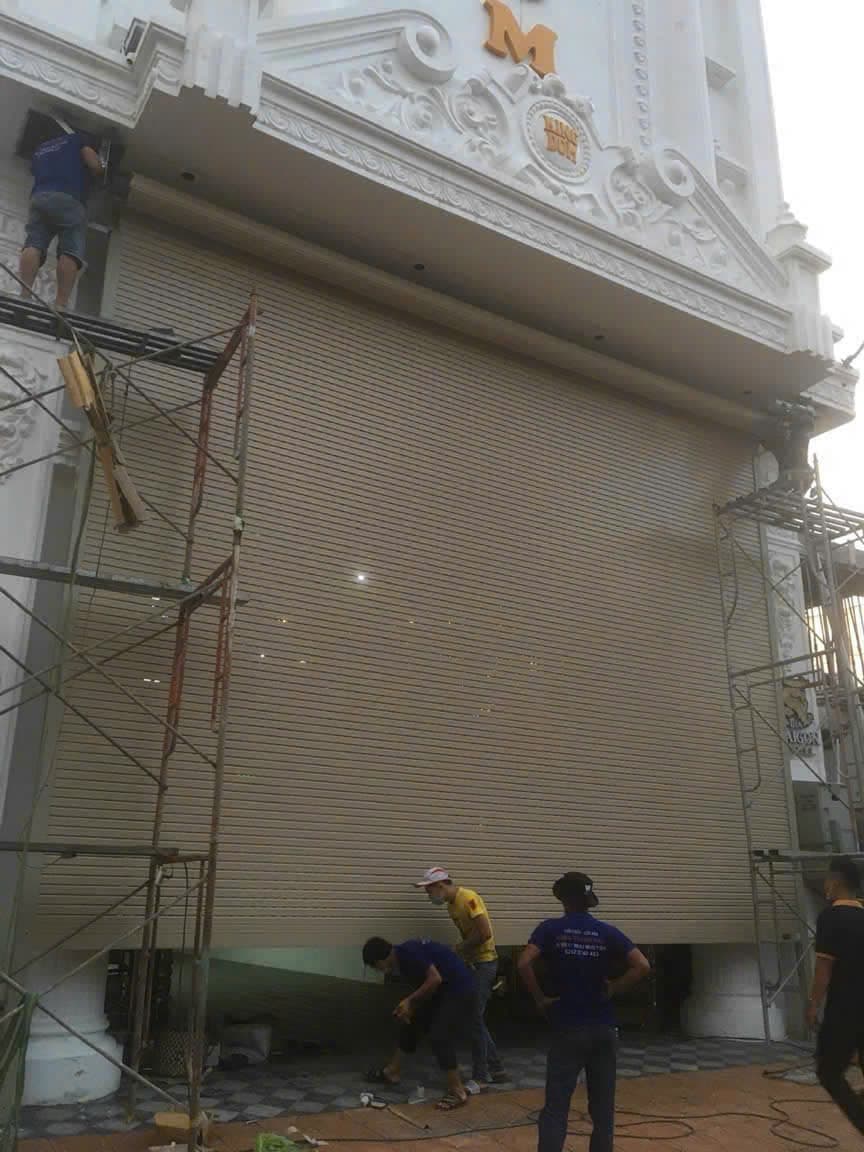 Toà nhà 'M' mái vòm (công trình lớn)