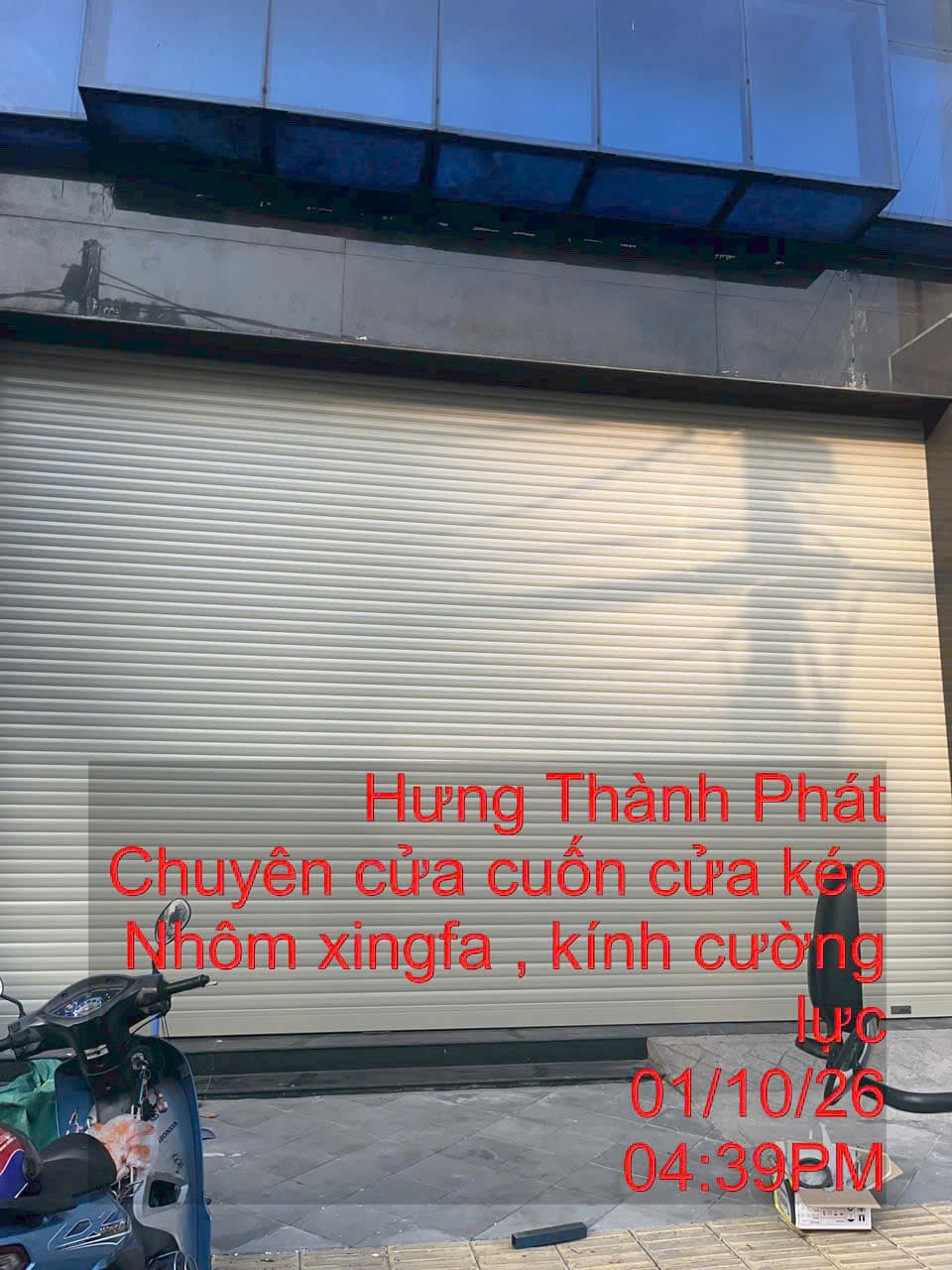 Cửa cuốn kem